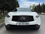 Infiniti QX70S-5