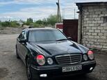Mercedes E 220-1