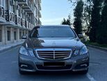 Mercedes E 220-1