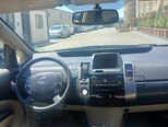 Toyota Prius-12