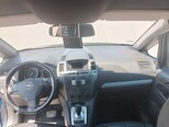 Opel Zafira-5