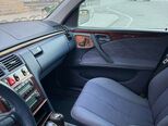 Mercedes E 270-2