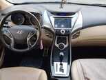 Hyundai Elantra-8