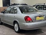 Nissan Sunny-2