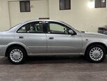 Nissan Sunny-4