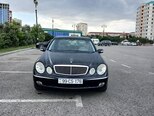 Mercedes E 240-1