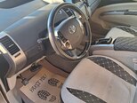Toyota Prius-7