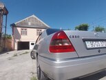 Mercedes C 220-21