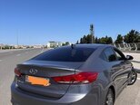 Hyundai Elantra-3