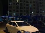 Hyundai Elantra-4