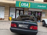 Mercedes E 240-2