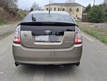 Toyota Prius-12