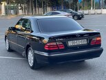 Mercedes E 240-5