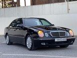 Mercedes E 240-11