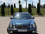 Mercedes E 220-2