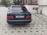 Mercedes E 270-9
