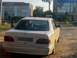 Mercedes E 220-2