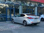 Hyundai Elantra-14