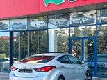 Hyundai Elantra-13