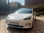 Tesla Model 3-3