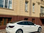 Tesla Model 3-7
