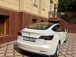 Tesla Model 3-6