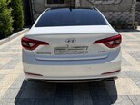 Hyundai Sonata-2