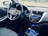 Hyundai Accent-11