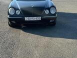 Mercedes E 240-11