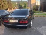 Mercedes E 240-4