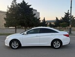 Hyundai Sonata-4
