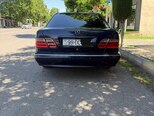 Mercedes E 270-6