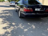 Mercedes E 270-7