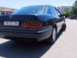 Mercedes E 240-2