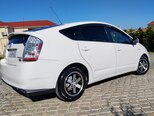 Toyota Prius-4