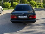 Mercedes E 220-2