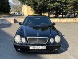 Mercedes E 270-1
