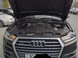 Audi Q7-5