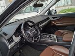 Audi Q7-9