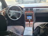 Mercedes E 240-4