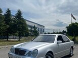 Mercedes E 220-2