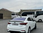 Hyundai Accent-4