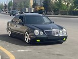 Mercedes E 240-1