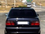 Mercedes E 270-2