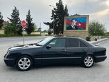 Mercedes E 220-2