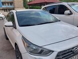 Hyundai Accent-4