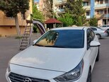 Hyundai Accent-1