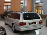Mercedes E 240-11