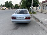 Mercedes E 270-2