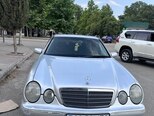 Mercedes E 270-5